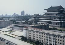 Blick vom Warenhaus Nr.1 zum Großen Studienpalast des Volkes